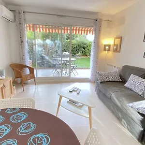 charming-1-bedroom-with-private-garden.fr-provencehotel.com/